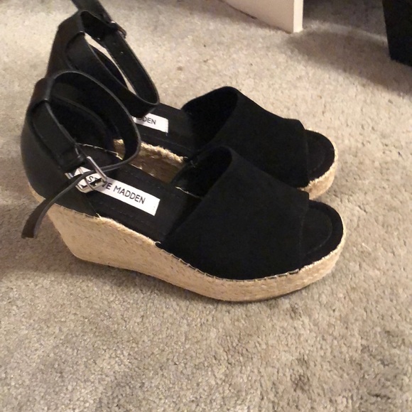 Steve Madden Shoes - Gently worn Steve Madden espadrille size 8